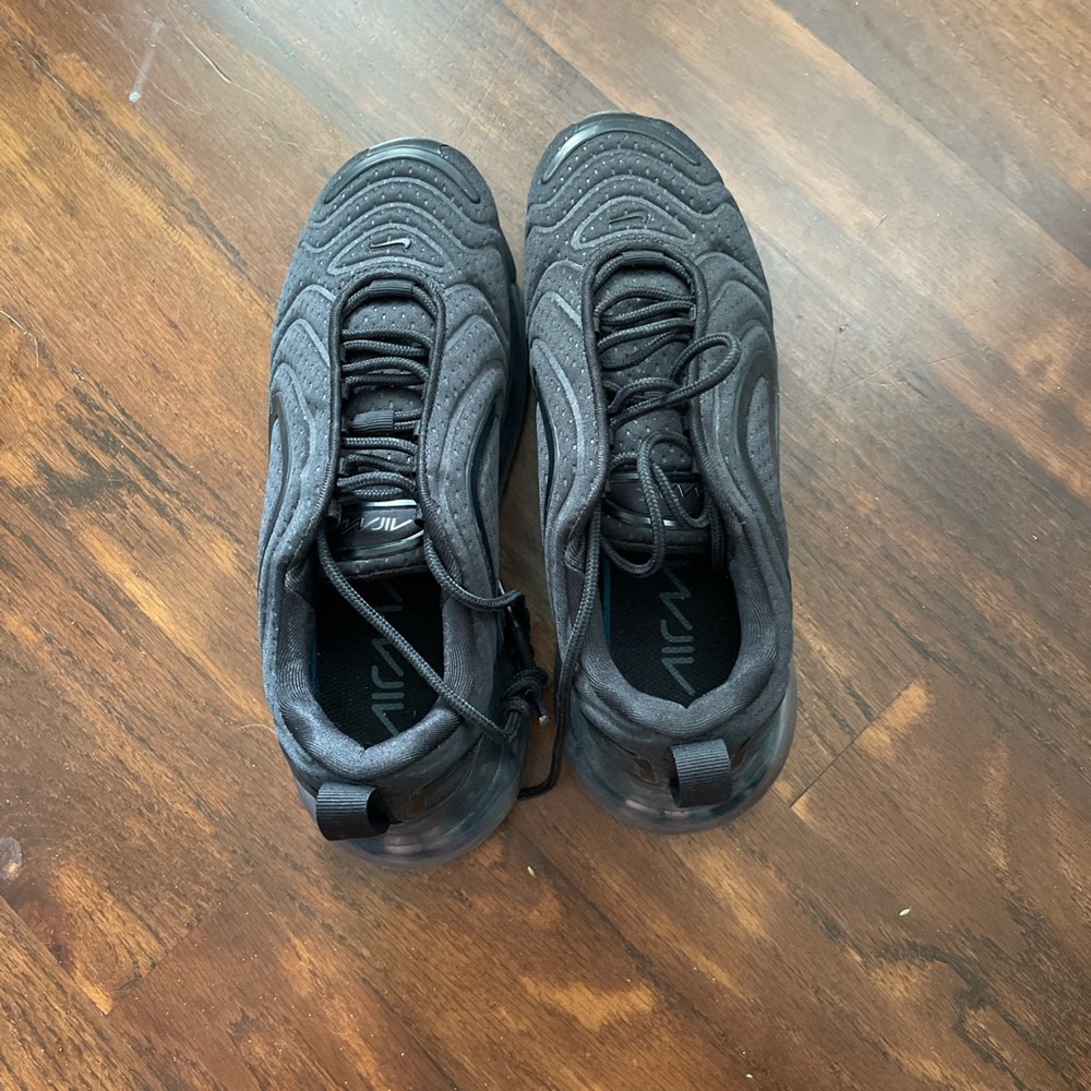 Nike Air Max 720 women’s size 8